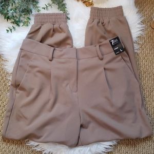 NY&Company Tan Color Jogger stretch pants sz L